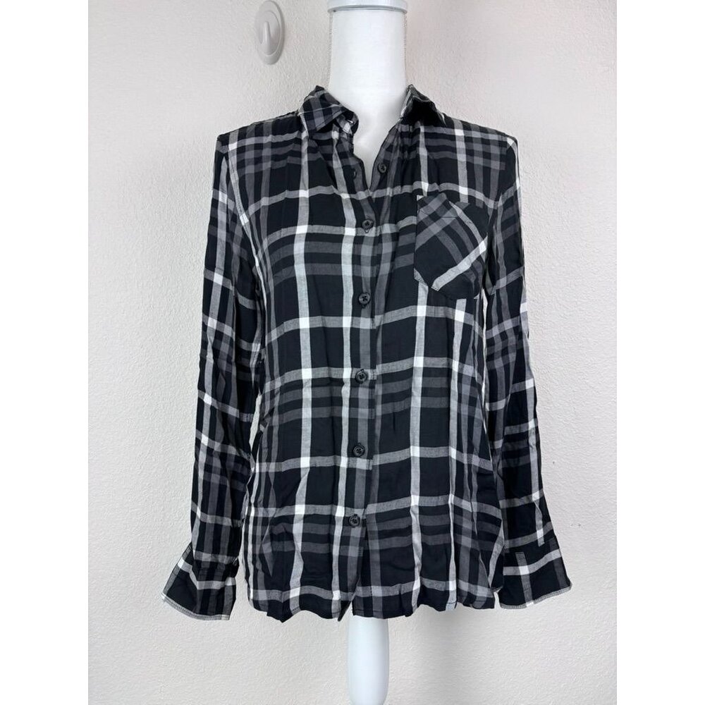Woolrich women's small black plaid‎ long roll tab sleeves button front shirt